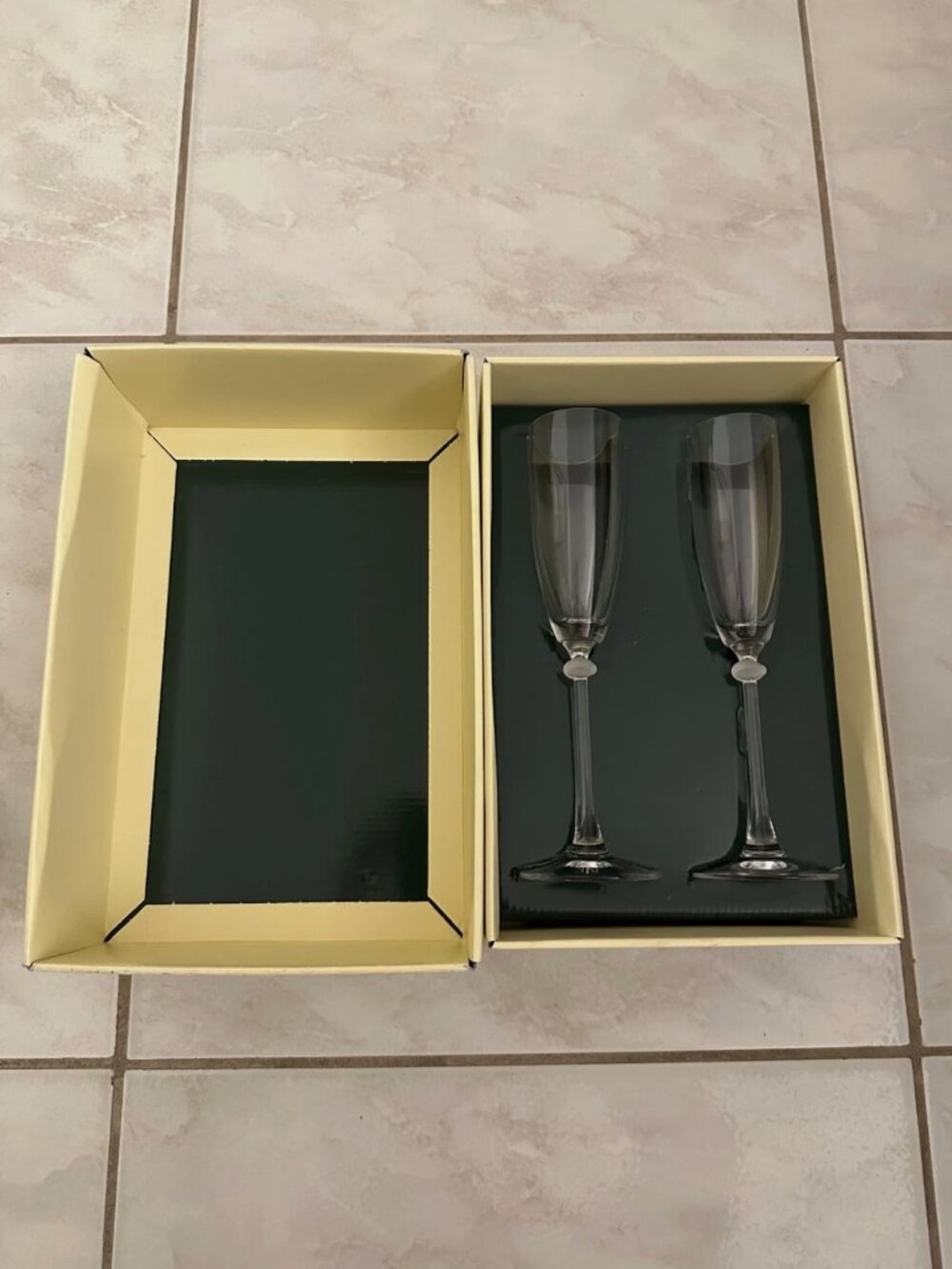 Lauren Ralph Lauren Latham Platinum Fluted Champagne Glasses - Set of 2 in Box